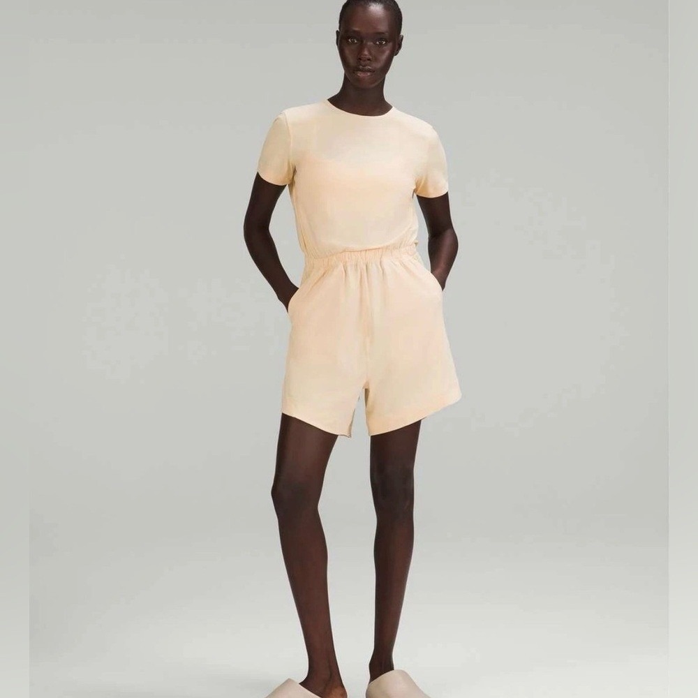 NWT‎ Lululemon Lightweight High-Neck Romper "Prosecco" Size 2 Open Back